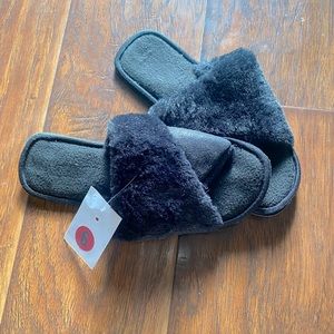 Fuzzy Slip-on Slippers